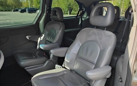 Chrysler Voyager IV, 2004 год, 930 000 рублей, 7 фотография