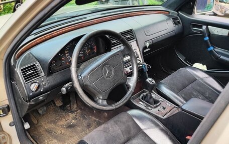 Mercedes-Benz C-Класс, 1997 год, 350 000 рублей, 4 фотография