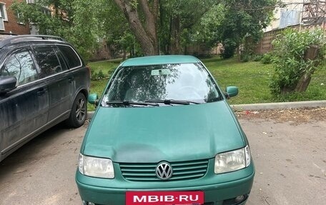 Volkswagen Polo III рестайлинг, 2000 год, 230 000 рублей, 2 фотография