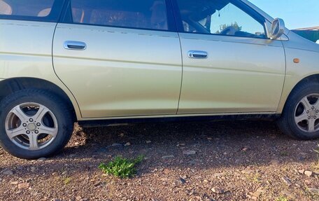 Toyota Gaia, 2001 год, 700 000 рублей, 2 фотография
