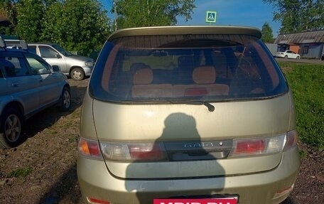 Toyota Gaia, 2001 год, 700 000 рублей, 4 фотография