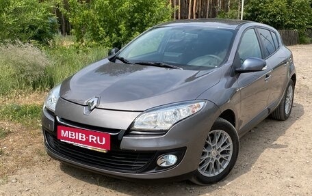 Renault Megane III, 2012 год, 880 000 рублей, 2 фотография
