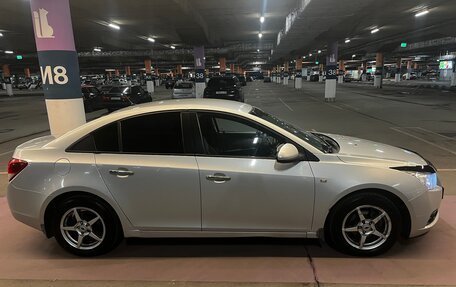 Chevrolet Cruze II, 2010 год, 495 000 рублей, 4 фотография