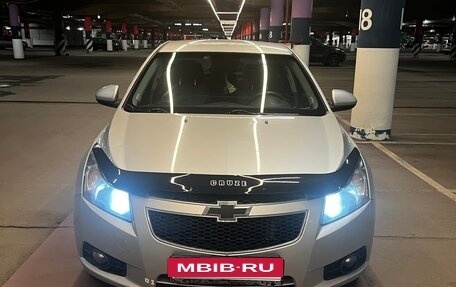 Chevrolet Cruze II, 2010 год, 495 000 рублей, 3 фотография
