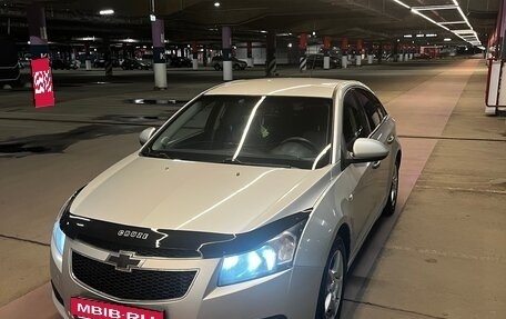 Chevrolet Cruze II, 2010 год, 495 000 рублей, 2 фотография