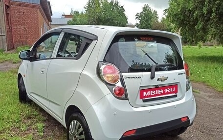 Chevrolet Spark III, 2011 год, 700 000 рублей, 6 фотография