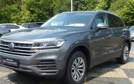 Volkswagen Touareg III, 2023 год, 5 700 000 рублей, 2 фотография