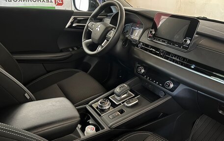 Mitsubishi Outlander, 2021 год, 3 750 000 рублей, 4 фотография