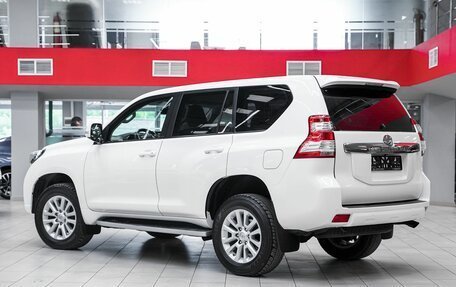 Toyota Land Cruiser Prado 150 рестайлинг 2, 2015 год, 3 099 000 рублей, 4 фотография