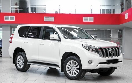 Toyota Land Cruiser Prado 150 рестайлинг 2, 2015 год, 3 099 000 рублей, 3 фотография