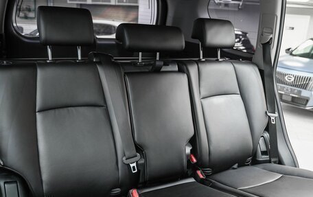 Toyota Land Cruiser Prado 150 рестайлинг 2, 2015 год, 3 099 000 рублей, 8 фотография