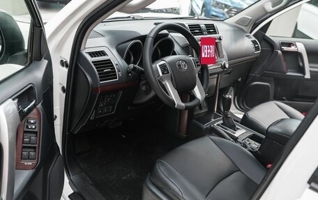 Toyota Land Cruiser Prado 150 рестайлинг 2, 2015 год, 3 099 000 рублей, 6 фотография