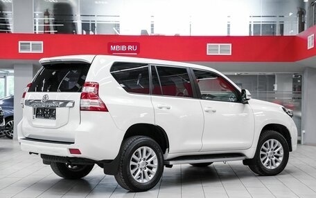 Toyota Land Cruiser Prado 150 рестайлинг 2, 2015 год, 3 099 000 рублей, 2 фотография