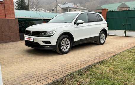 Volkswagen Tiguan II, 2020 год, 2 300 000 рублей, 4 фотография