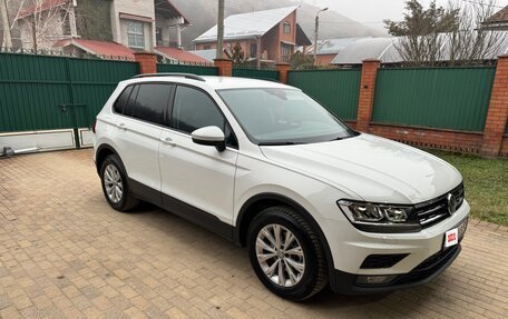 Volkswagen Tiguan II, 2020 год, 2 300 000 рублей, 3 фотография