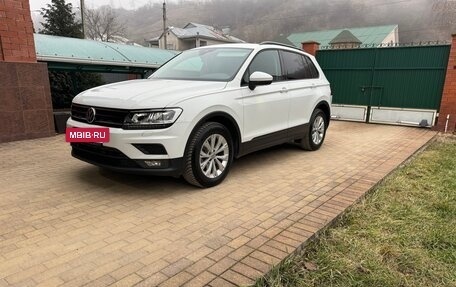 Volkswagen Tiguan II, 2020 год, 2 300 000 рублей, 5 фотография