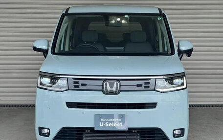 Honda Stepwgn, 2022 год, 2 150 000 рублей, 2 фотография