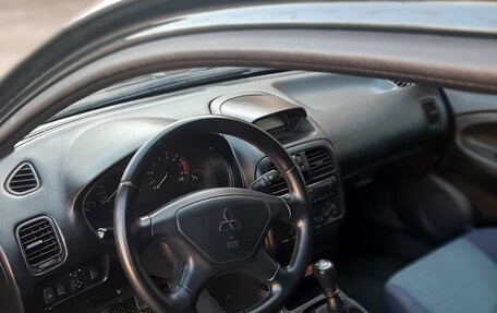 Mitsubishi Carisma I, 2001 год, 399 000 рублей, 7 фотография