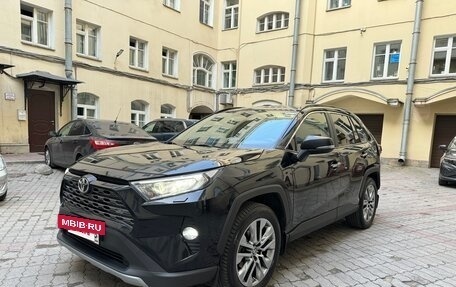Toyota RAV4, 2020 год, 3 650 000 рублей, 5 фотография