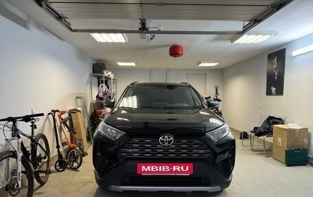 Toyota RAV4, 2020 год, 3 650 000 рублей, 3 фотография