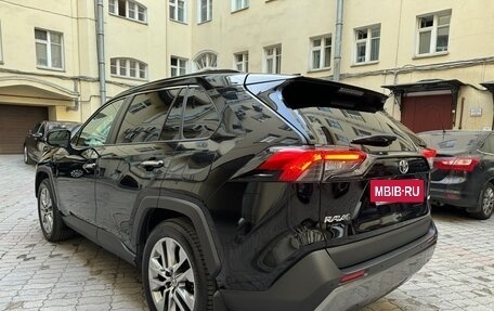 Toyota RAV4, 2020 год, 3 650 000 рублей, 8 фотография