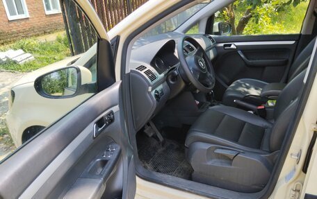 Volkswagen Touran III, 2012 год, 1 250 000 рублей, 4 фотография