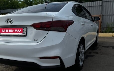 Hyundai Solaris II рестайлинг, 2017 год, 1 000 000 рублей, 2 фотография