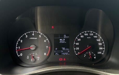 Hyundai Solaris II рестайлинг, 2017 год, 1 000 000 рублей, 8 фотография