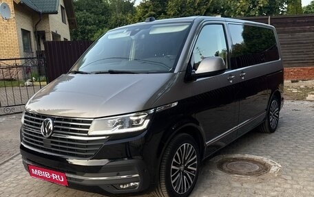 Volkswagen Multivan T6 рестайлинг, 2020 год, 7 100 000 рублей, 1 фотография