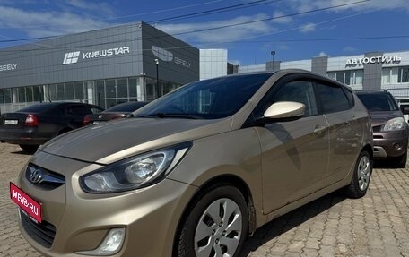 Hyundai Solaris II рестайлинг, 2012 год, 630 000 рублей, 1 фотография