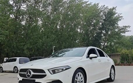 Mercedes-Benz A-Класс, 2020 год, 1 970 000 рублей, 1 фотография