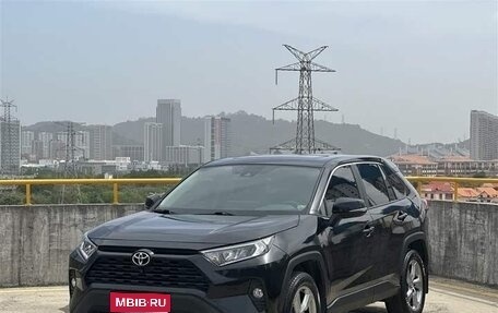 Toyota RAV4, 2022 год, 2 310 000 рублей, 1 фотография