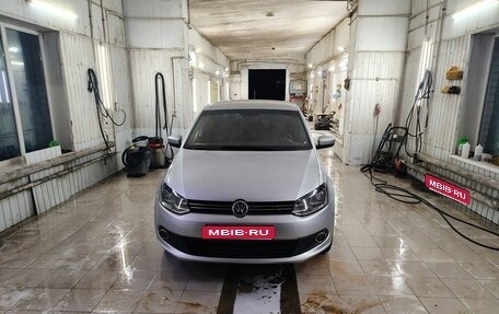 Volkswagen Polo VI (EU Market), 2015 год, 900 000 рублей, 1 фотография