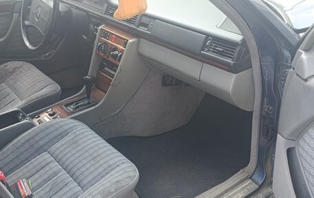 Mercedes-Benz E-Класс, 1995 год, 350 000 рублей, 9 фотография
