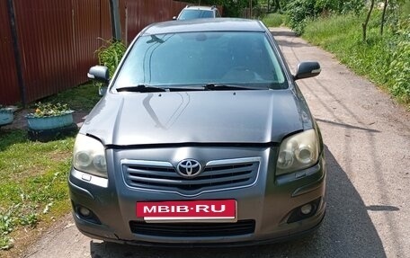 Toyota Avensis III рестайлинг, 2006 год, 555 000 рублей, 2 фотография