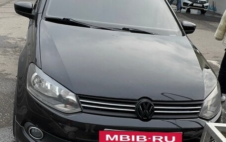 Volkswagen Polo VI (EU Market), 2012 год, 700 000 рублей, 2 фотография