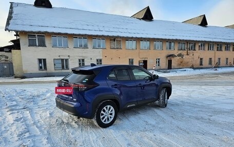 Toyota Yaris Cross, 2020 год, 1 950 000 рублей, 3 фотография