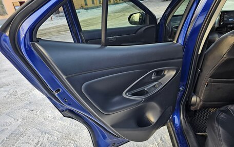 Toyota Yaris Cross, 2020 год, 1 950 000 рублей, 21 фотография