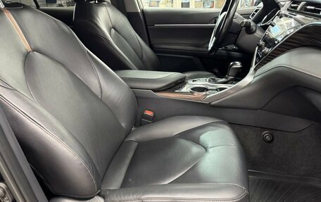 Toyota Camry, 2020 год, 2 640 000 рублей, 9 фотография