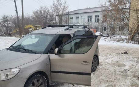 Skoda Roomster, 2013 год, 850 000 рублей, 3 фотография