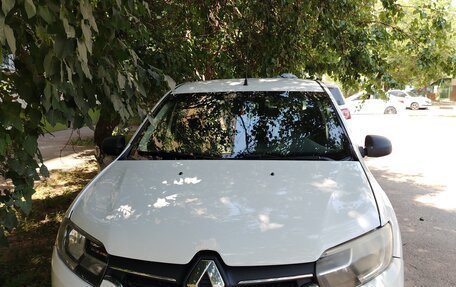 Renault Logan II, 2018 год, 430 000 рублей, 2 фотография
