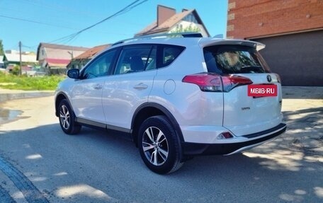 Toyota RAV4, 2019 год, 2 700 000 рублей, 6 фотография