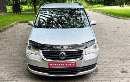 Volkswagen Touran III, 2007 год, 750 000 рублей, 2 фотография
