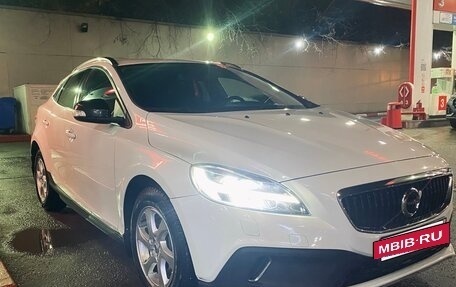 Volvo V40 Cross Country I, 2017 год, 1 950 000 рублей, 2 фотография