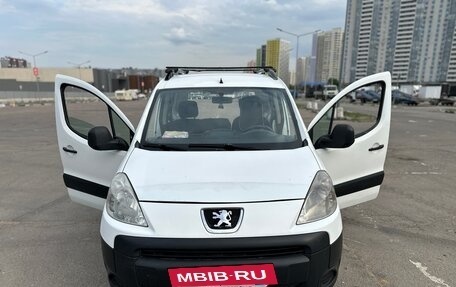 Peugeot Partner II рестайлинг 2, 2011 год, 550 000 рублей, 4 фотография