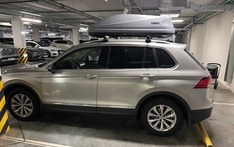 Volkswagen Tiguan II, 2018 год, 2 050 000 рублей, 3 фотография