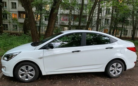 Hyundai Solaris II рестайлинг, 2015 год, 1 500 000 рублей, 5 фотография