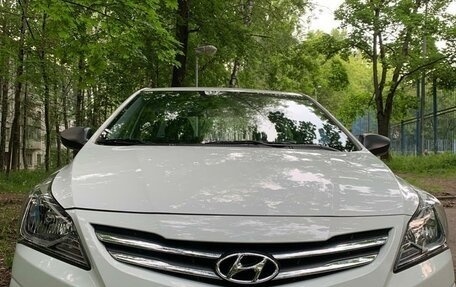Hyundai Solaris II рестайлинг, 2015 год, 1 500 000 рублей, 2 фотография