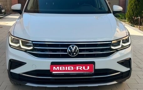 Volkswagen Tiguan II, 2021 год, 3 550 000 рублей, 2 фотография