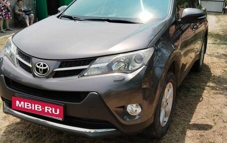 Toyota RAV4, 2013 год, 2 000 000 рублей, 2 фотография